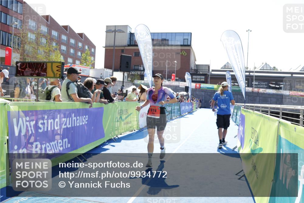 09.08.2026 - GEWOBA Citytriathlon Bremen Yannick Fuchs http://msf.ph/oto/9934772 09.08.2026 14:41:06 Ziel 974 meine-sportfotos.de