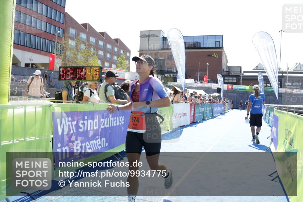 09.08.2026 - GEWOBA Citytriathlon Bremen Yannick Fuchs http://msf.ph/oto/9934775 09.08.2026 14:41:07 Ziel 974 meine-sportfotos.de