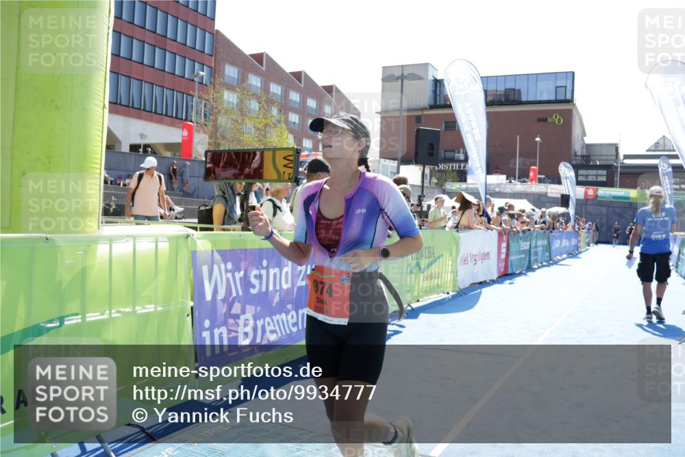 09.08.2026 - GEWOBA Citytriathlon Bremen Yannick Fuchs http://msf.ph/oto/9934777 09.08.2026 14:41:07 Ziel 974 meine-sportfotos.de