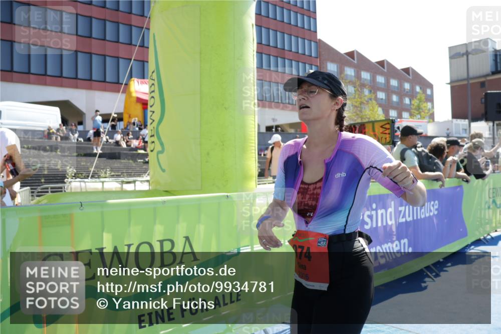 09.08.2026 - GEWOBA Citytriathlon Bremen Yannick Fuchs http://msf.ph/oto/9934781 09.08.2026 14:41:07 Ziel 974 meine-sportfotos.de