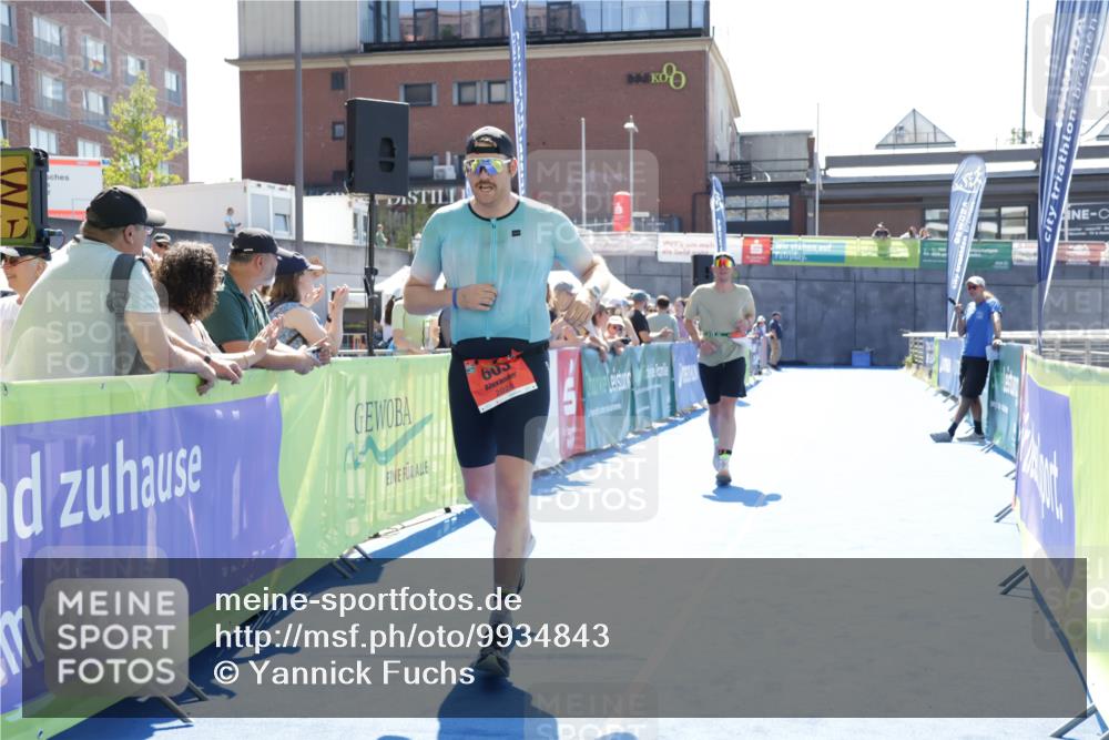 09.08.2026 - GEWOBA Citytriathlon Bremen Yannick Fuchs http://msf.ph/oto/9934843 09.08.2026 14:42:09 Ziel 603, 768, 918 meine-sportfotos.de
