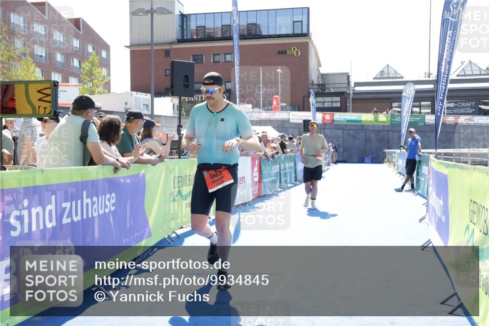 09.08.2026 - GEWOBA Citytriathlon Bremen Yannick Fuchs http://msf.ph/oto/9934845 09.08.2026 14:42:09 Ziel 603, 768, 918 meine-sportfotos.de
