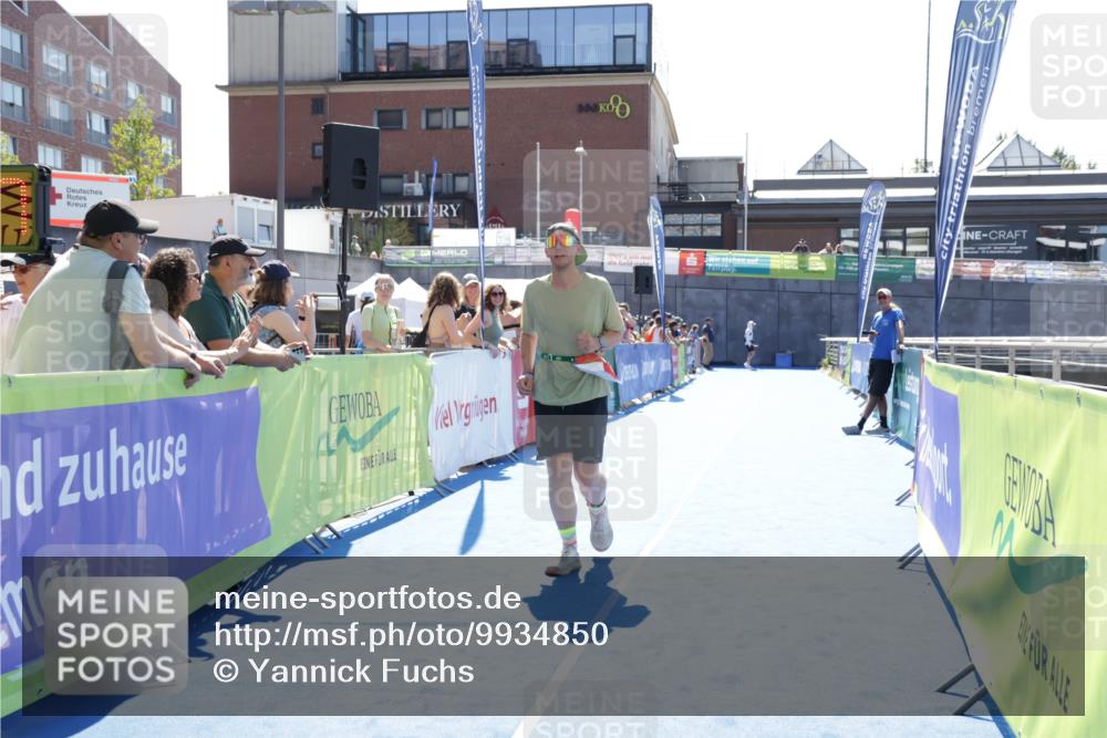 09.08.2026 - GEWOBA Citytriathlon Bremen Yannick Fuchs http://msf.ph/oto/9934850 09.08.2026 14:42:11 Ziel 603, 768, 918 meine-sportfotos.de