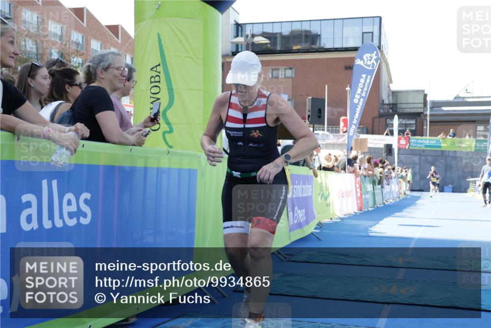 09.08.2026 - GEWOBA Citytriathlon Bremen Yannick Fuchs http://msf.ph/oto/9934865 09.08.2026 11:37:21 Ziel 27, 510 meine-sportfotos.de
