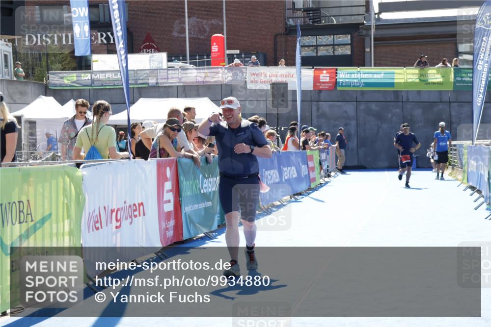 09.08.2026 - GEWOBA Citytriathlon Bremen Yannick Fuchs http://msf.ph/oto/9934880 09.08.2026 14:42:57 Ziel 838 meine-sportfotos.de