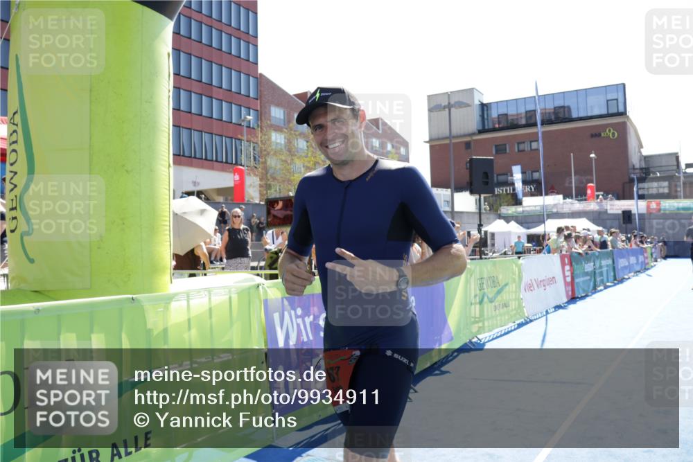 09.08.2026 - GEWOBA Citytriathlon Bremen Yannick Fuchs http://msf.ph/oto/9934911 09.08.2026 14:43:08 Ziel 625, 673 meine-sportfotos.de