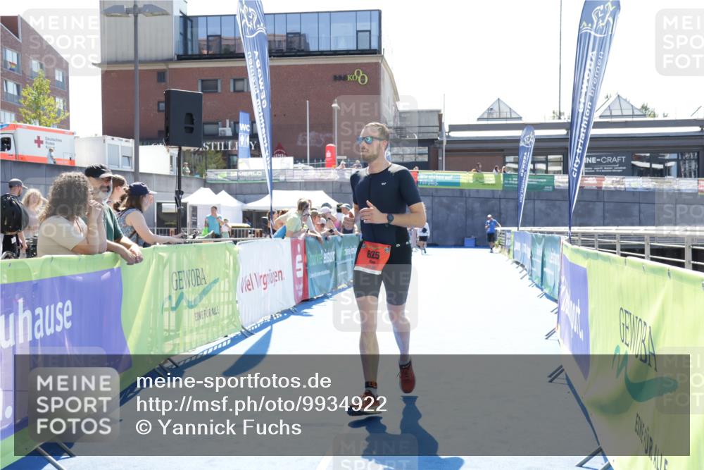 09.08.2026 - GEWOBA Citytriathlon Bremen Yannick Fuchs http://msf.ph/oto/9934922 09.08.2026 14:43:12 Ziel 625, 673 meine-sportfotos.de
