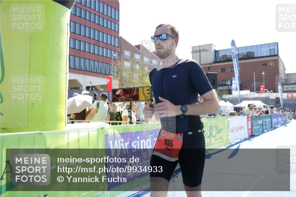 09.08.2026 - GEWOBA Citytriathlon Bremen Yannick Fuchs http://msf.ph/oto/9934933 09.08.2026 14:43:13 Ziel 625 meine-sportfotos.de
