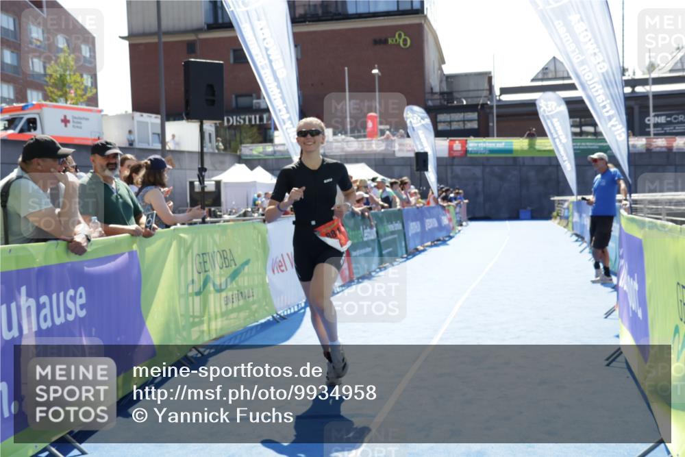 09.08.2026 - GEWOBA Citytriathlon Bremen Yannick Fuchs http://msf.ph/oto/9934958 09.08.2026 14:44:09 Ziel 881 meine-sportfotos.de