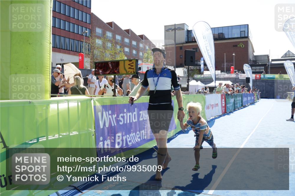09.08.2026 - GEWOBA Citytriathlon Bremen Yannick Fuchs http://msf.ph/oto/9935009 09.08.2026 14:45:01 Ziel 1149 meine-sportfotos.de