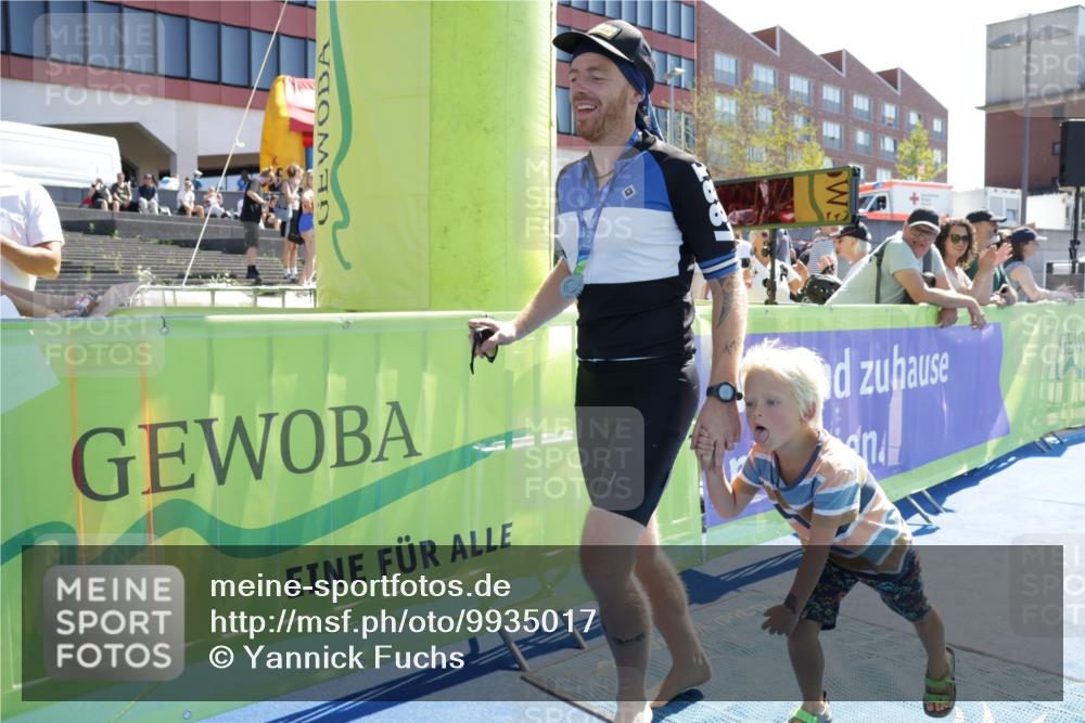 09.08.2026 - GEWOBA Citytriathlon Bremen Yannick Fuchs http://msf.ph/oto/9935017 09.08.2026 14:45:02 Ziel 1149 meine-sportfotos.de