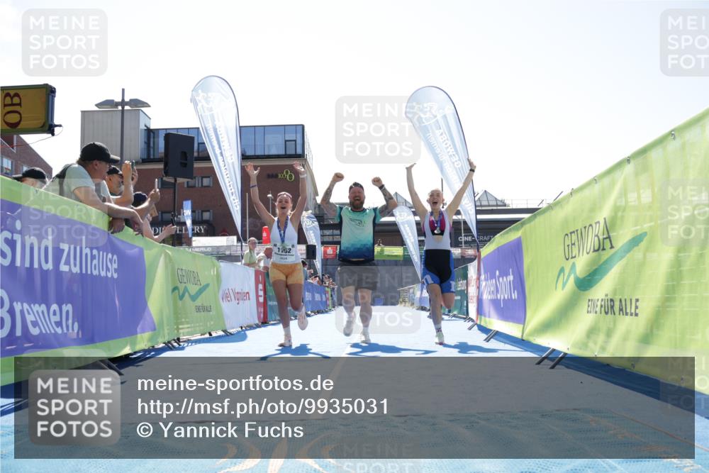 09.08.2026 - GEWOBA Citytriathlon Bremen Yannick Fuchs http://msf.ph/oto/9935031 09.08.2026 14:45:25 Ziel  meine-sportfotos.de