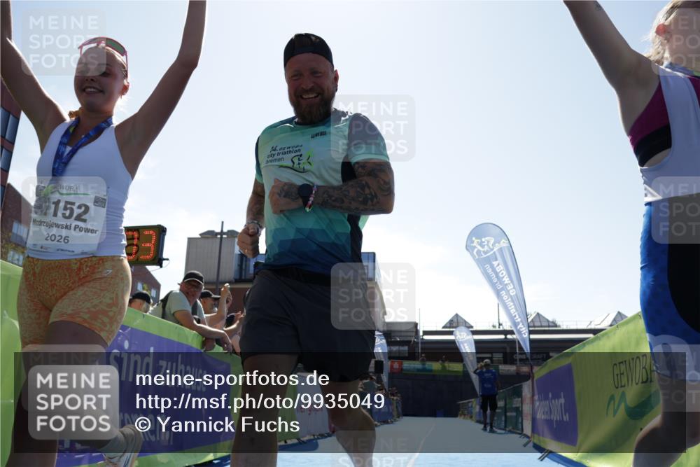09.08.2026 - GEWOBA Citytriathlon Bremen Yannick Fuchs http://msf.ph/oto/9935049 09.08.2026 14:45:27 Ziel  meine-sportfotos.de