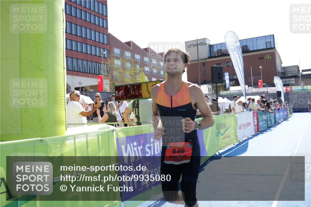 09.08.2026 - GEWOBA Citytriathlon Bremen Yannick Fuchs http://msf.ph/oto/9935080 09.08.2026 14:46:36 Ziel 546 meine-sportfotos.de