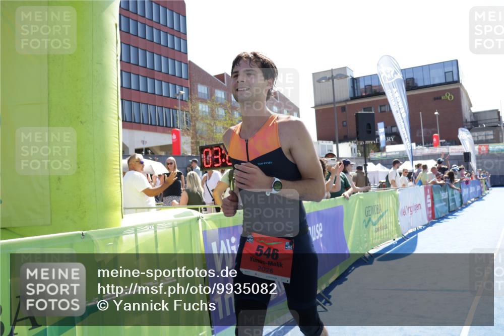 09.08.2026 - GEWOBA Citytriathlon Bremen Yannick Fuchs http://msf.ph/oto/9935082 09.08.2026 14:46:36 Ziel 546 meine-sportfotos.de