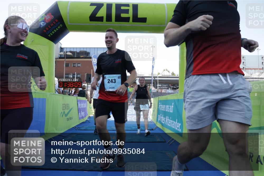 09.08.2026 - GEWOBA Citytriathlon Bremen Yannick Fuchs http://msf.ph/oto/9935084 09.08.2026 11:38:13 Ziel 75, 127, 243 meine-sportfotos.de