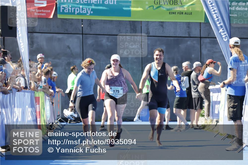 09.08.2026 - GEWOBA Citytriathlon Bremen Yannick Fuchs http://msf.ph/oto/9935094 09.08.2026 11:38:17 Ziel 175 meine-sportfotos.de