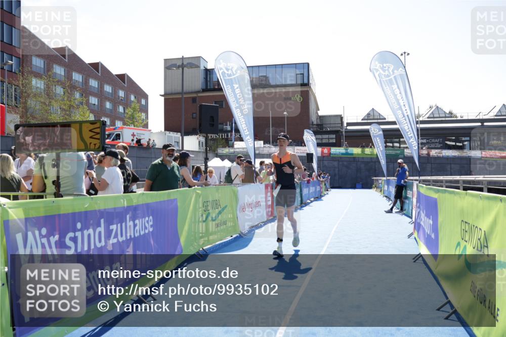09.08.2026 - GEWOBA Citytriathlon Bremen Yannick Fuchs http://msf.ph/oto/9935102 09.08.2026 14:46:48 Ziel 605 meine-sportfotos.de
