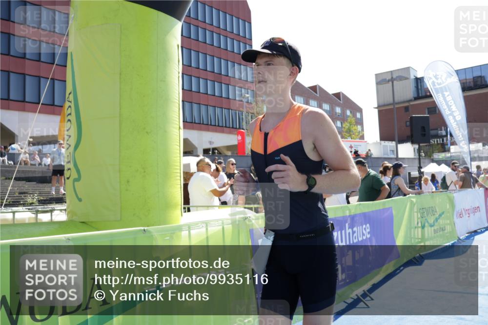 09.08.2026 - GEWOBA Citytriathlon Bremen Yannick Fuchs http://msf.ph/oto/9935116 09.08.2026 14:46:50 Ziel 605 meine-sportfotos.de