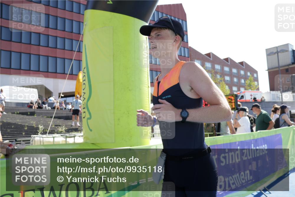09.08.2026 - GEWOBA Citytriathlon Bremen Yannick Fuchs http://msf.ph/oto/9935118 09.08.2026 14:46:51 Ziel 605 meine-sportfotos.de