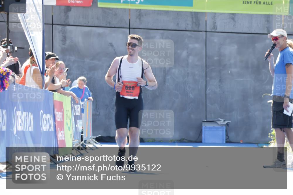 09.08.2026 - GEWOBA Citytriathlon Bremen Yannick Fuchs http://msf.ph/oto/9935122 09.08.2026 14:47:02 Ziel  meine-sportfotos.de
