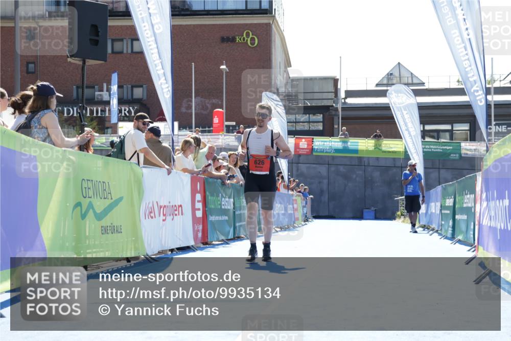 09.08.2026 - GEWOBA Citytriathlon Bremen Yannick Fuchs http://msf.ph/oto/9935134 09.08.2026 14:47:07 Ziel 626 meine-sportfotos.de