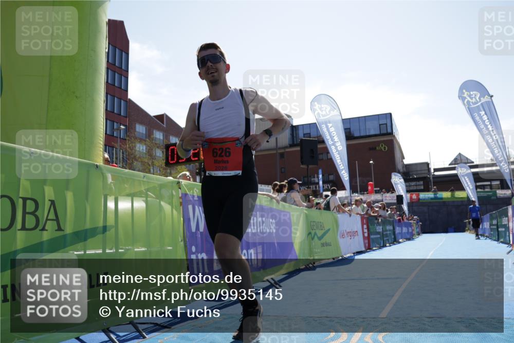09.08.2026 - GEWOBA Citytriathlon Bremen Yannick Fuchs http://msf.ph/oto/9935145 09.08.2026 14:47:10 Ziel 626 meine-sportfotos.de