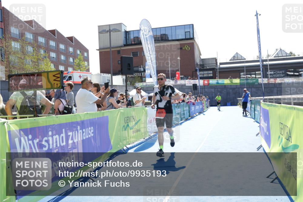 09.08.2026 - GEWOBA Citytriathlon Bremen Yannick Fuchs http://msf.ph/oto/9935193 09.08.2026 14:48:27 Ziel 627 meine-sportfotos.de
