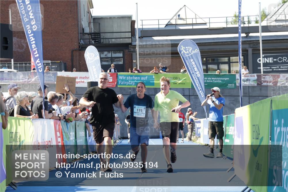 09.08.2026 - GEWOBA Citytriathlon Bremen Yannick Fuchs http://msf.ph/oto/9935194 09.08.2026 11:38:34 Ziel 115 meine-sportfotos.de