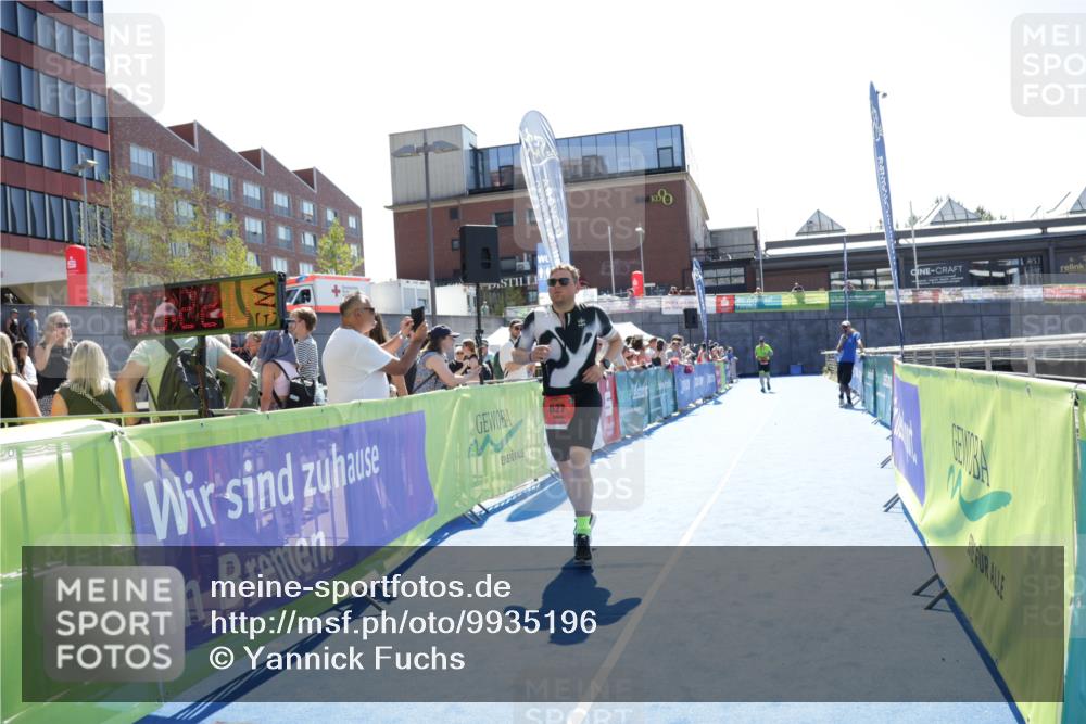 09.08.2026 - GEWOBA Citytriathlon Bremen Yannick Fuchs http://msf.ph/oto/9935196 09.08.2026 14:48:28 Ziel 627 meine-sportfotos.de