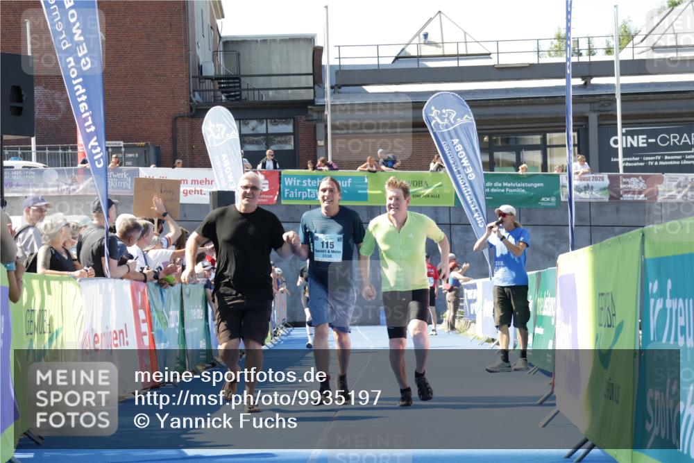 09.08.2026 - GEWOBA Citytriathlon Bremen Yannick Fuchs http://msf.ph/oto/9935197 09.08.2026 11:38:34 Ziel 115 meine-sportfotos.de