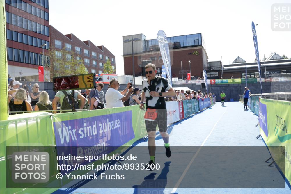 09.08.2026 - GEWOBA Citytriathlon Bremen Yannick Fuchs http://msf.ph/oto/9935200 09.08.2026 14:48:28 Ziel 627 meine-sportfotos.de