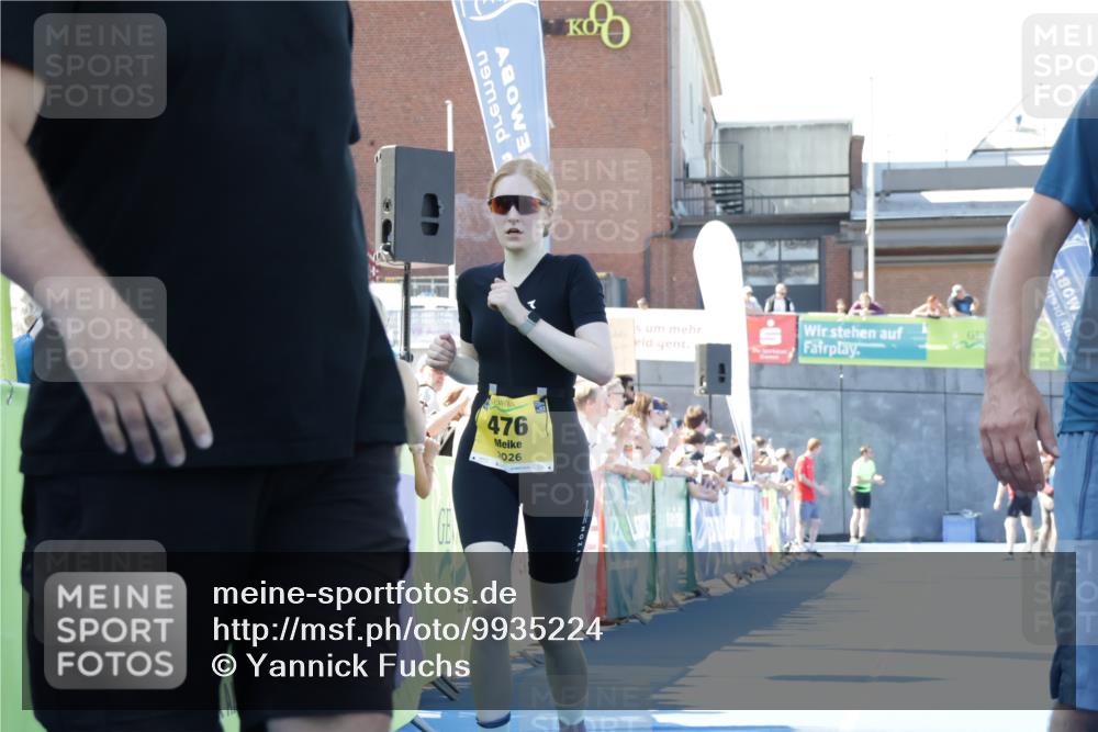 09.08.2026 - GEWOBA Citytriathlon Bremen Yannick Fuchs http://msf.ph/oto/9935224 09.08.2026 11:38:42 Ziel 476 meine-sportfotos.de
