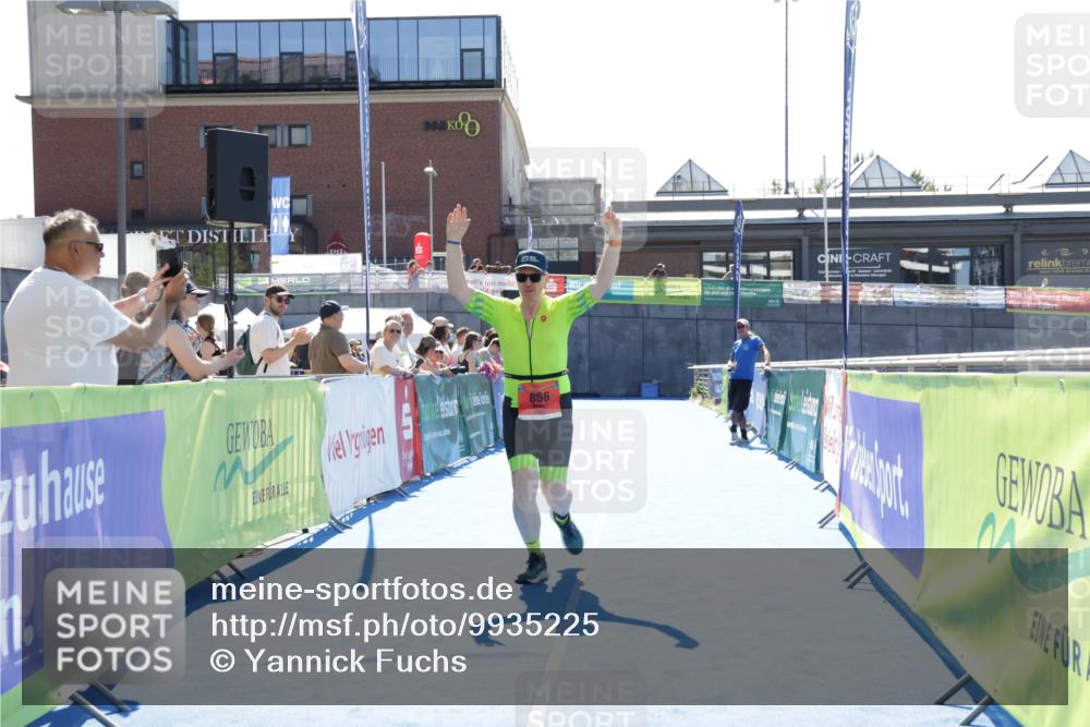 09.08.2026 - GEWOBA Citytriathlon Bremen Yannick Fuchs http://msf.ph/oto/9935225 09.08.2026 14:48:35 Ziel 856 meine-sportfotos.de