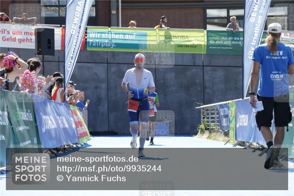 09.08.2026 - GEWOBA Citytriathlon Bremen Yannick Fuchs http://msf.ph/oto/9935244 09.08.2026 14:48:57 Ziel 731 meine-sportfotos.de