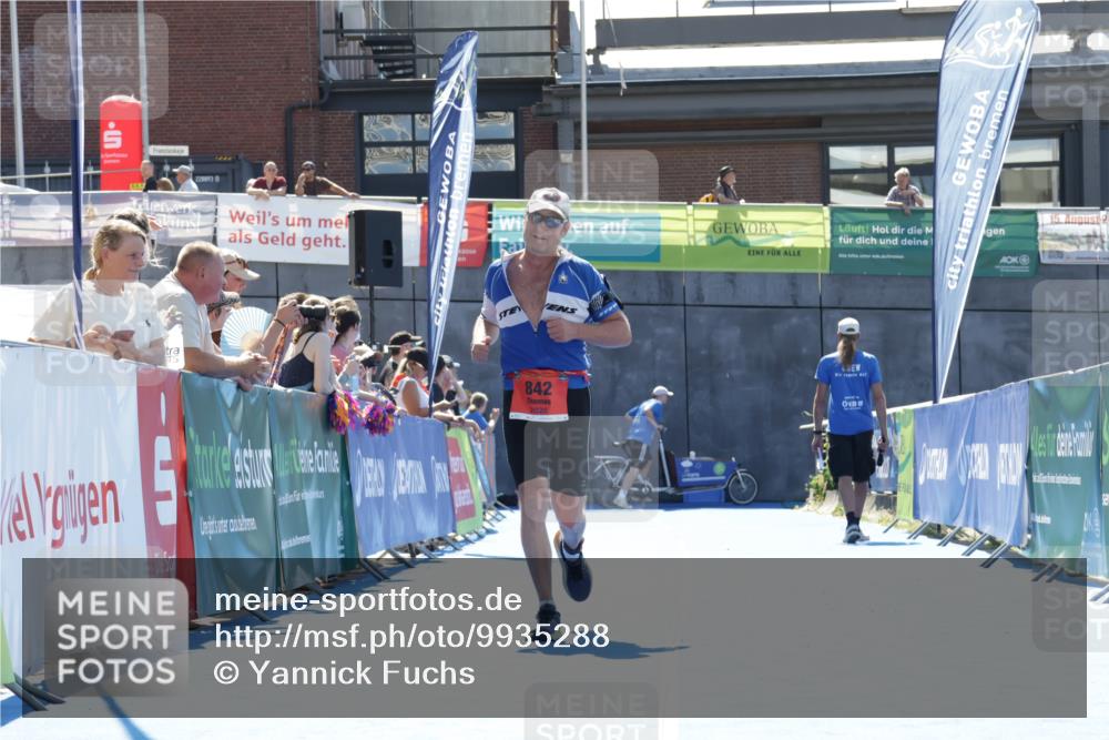 09.08.2026 - GEWOBA Citytriathlon Bremen Yannick Fuchs http://msf.ph/oto/9935288 09.08.2026 14:49:18 Ziel 842 meine-sportfotos.de