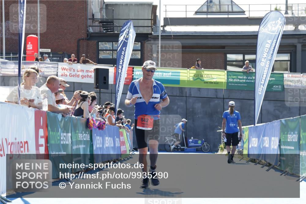 09.08.2026 - GEWOBA Citytriathlon Bremen Yannick Fuchs http://msf.ph/oto/9935290 09.08.2026 14:49:18 Ziel 842 meine-sportfotos.de