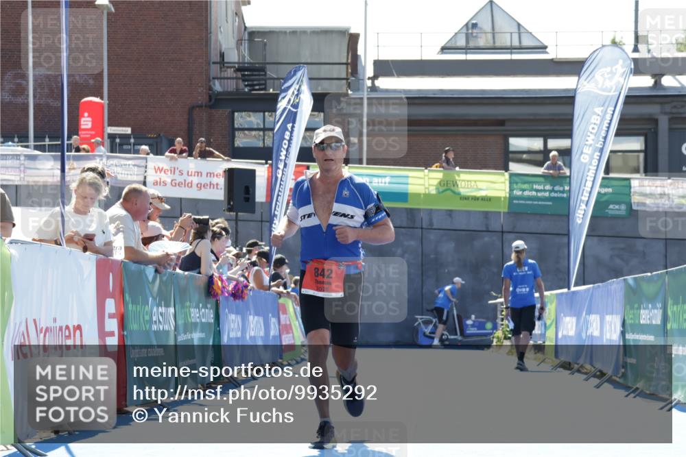 09.08.2026 - GEWOBA Citytriathlon Bremen Yannick Fuchs http://msf.ph/oto/9935292 09.08.2026 14:49:18 Ziel 842 meine-sportfotos.de