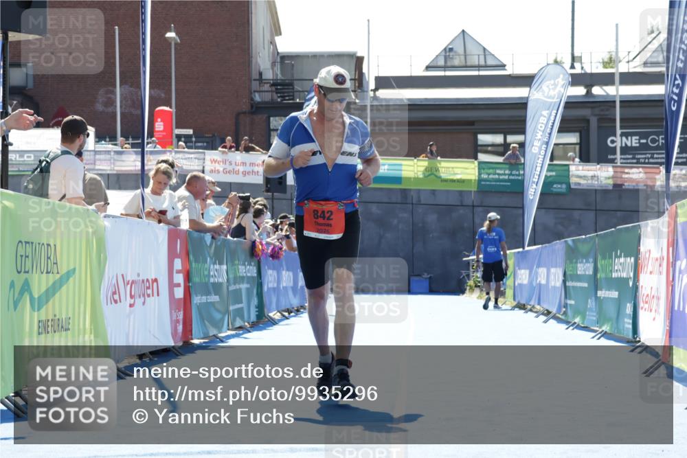 09.08.2026 - GEWOBA Citytriathlon Bremen Yannick Fuchs http://msf.ph/oto/9935296 09.08.2026 14:49:19 Ziel 842 meine-sportfotos.de