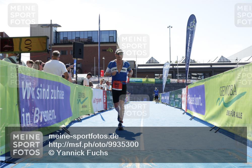 09.08.2026 - GEWOBA Citytriathlon Bremen Yannick Fuchs http://msf.ph/oto/9935300 09.08.2026 14:49:20 Ziel 842 meine-sportfotos.de