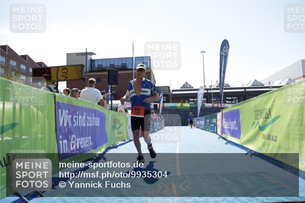 09.08.2026 - GEWOBA Citytriathlon Bremen Yannick Fuchs http://msf.ph/oto/9935304 09.08.2026 14:49:21 Ziel 842 meine-sportfotos.de