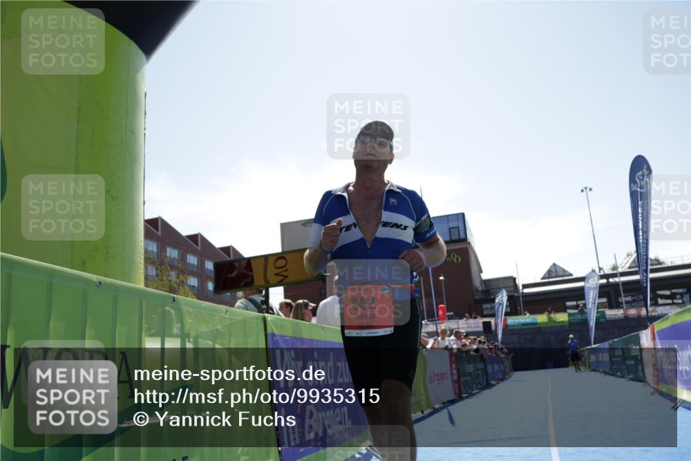 09.08.2026 - GEWOBA Citytriathlon Bremen Yannick Fuchs http://msf.ph/oto/9935315 09.08.2026 14:49:22 Ziel 842 meine-sportfotos.de