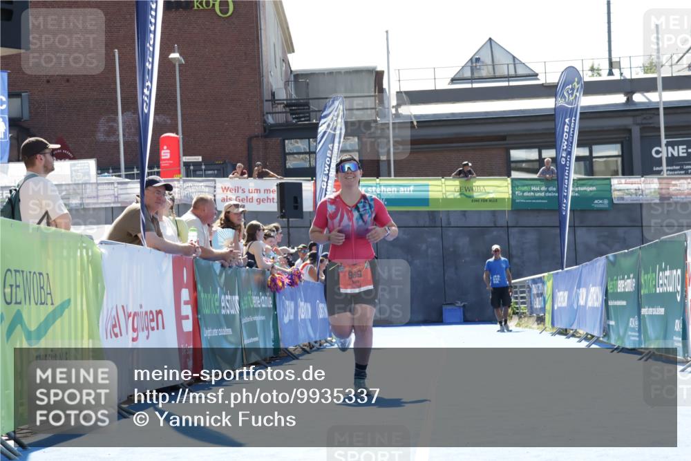 09.08.2026 - GEWOBA Citytriathlon Bremen Yannick Fuchs http://msf.ph/oto/9935337 09.08.2026 14:49:35 Ziel 969 meine-sportfotos.de