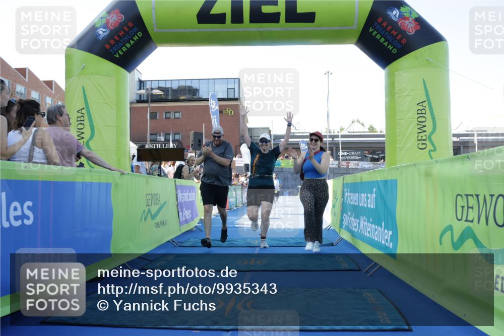 09.08.2026 - GEWOBA Citytriathlon Bremen Yannick Fuchs http://msf.ph/oto/9935343 09.08.2026 11:39:03 Ziel 143 meine-sportfotos.de