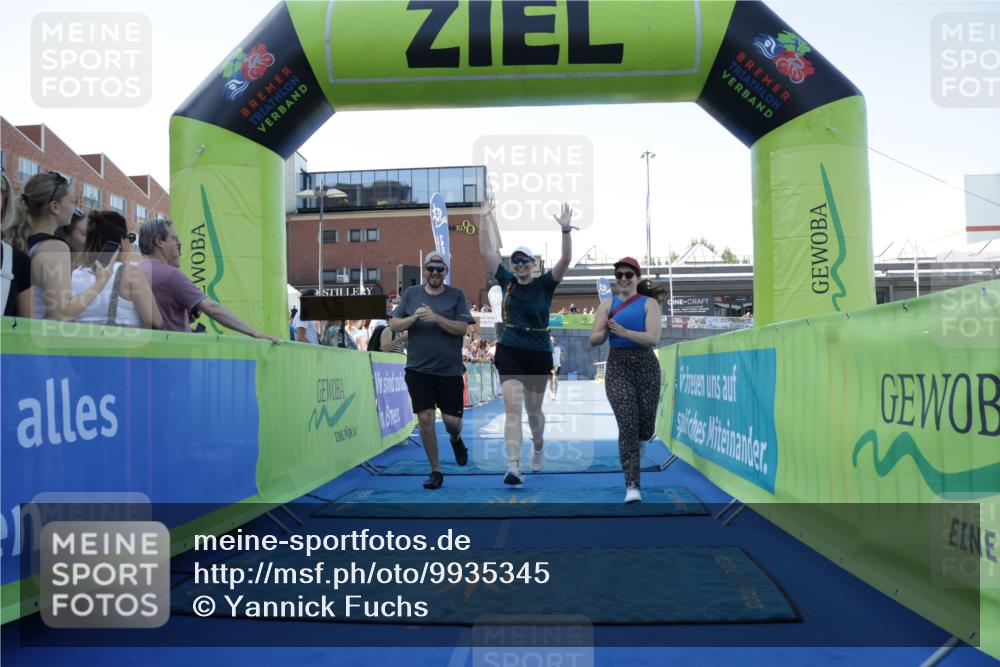 09.08.2026 - GEWOBA Citytriathlon Bremen Yannick Fuchs http://msf.ph/oto/9935345 09.08.2026 11:39:03 Ziel 143 meine-sportfotos.de