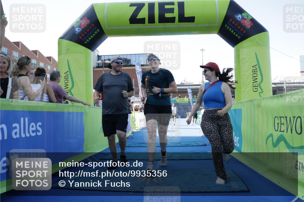 09.08.2026 - GEWOBA Citytriathlon Bremen Yannick Fuchs http://msf.ph/oto/9935356 09.08.2026 11:39:04 Ziel 143 meine-sportfotos.de
