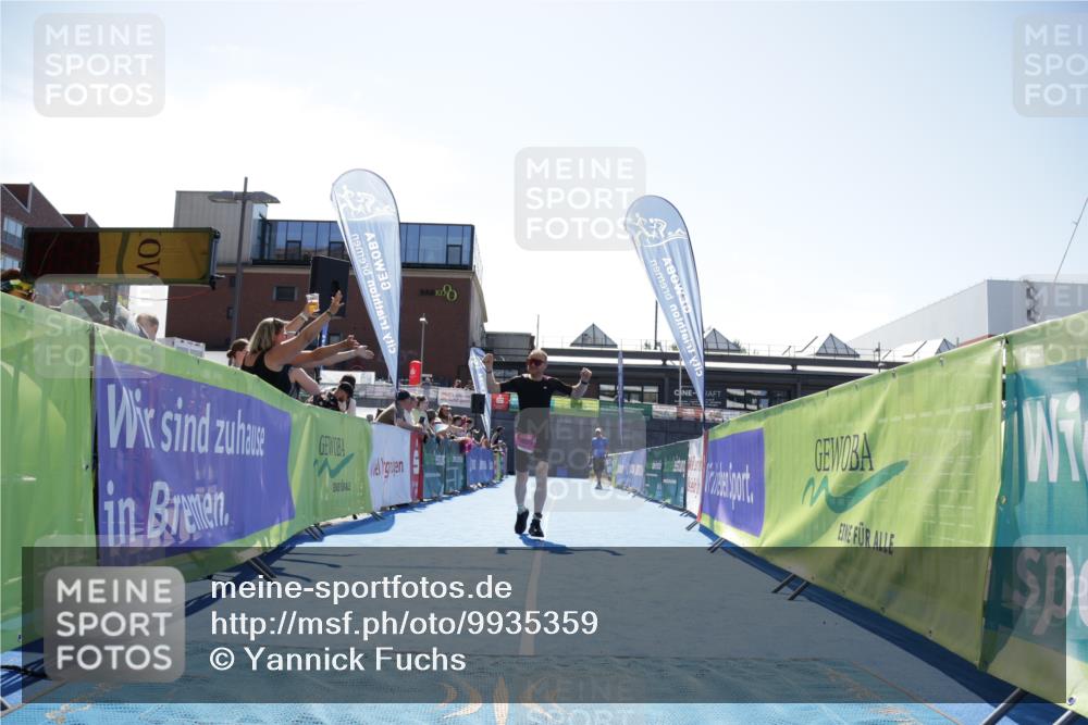 09.08.2026 - GEWOBA Citytriathlon Bremen Yannick Fuchs http://msf.ph/oto/9935359 09.08.2026 14:50:21 Ziel 1005 meine-sportfotos.de