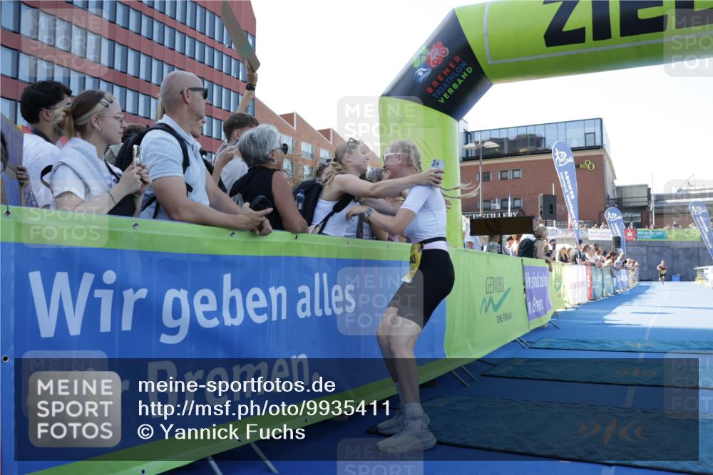 09.08.2026 - GEWOBA Citytriathlon Bremen Yannick Fuchs http://msf.ph/oto/9935411 09.08.2026 11:39:22 Ziel 443 meine-sportfotos.de