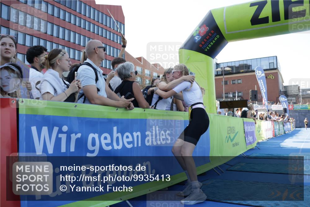 09.08.2026 - GEWOBA Citytriathlon Bremen Yannick Fuchs http://msf.ph/oto/9935413 09.08.2026 11:39:22 Ziel 443 meine-sportfotos.de