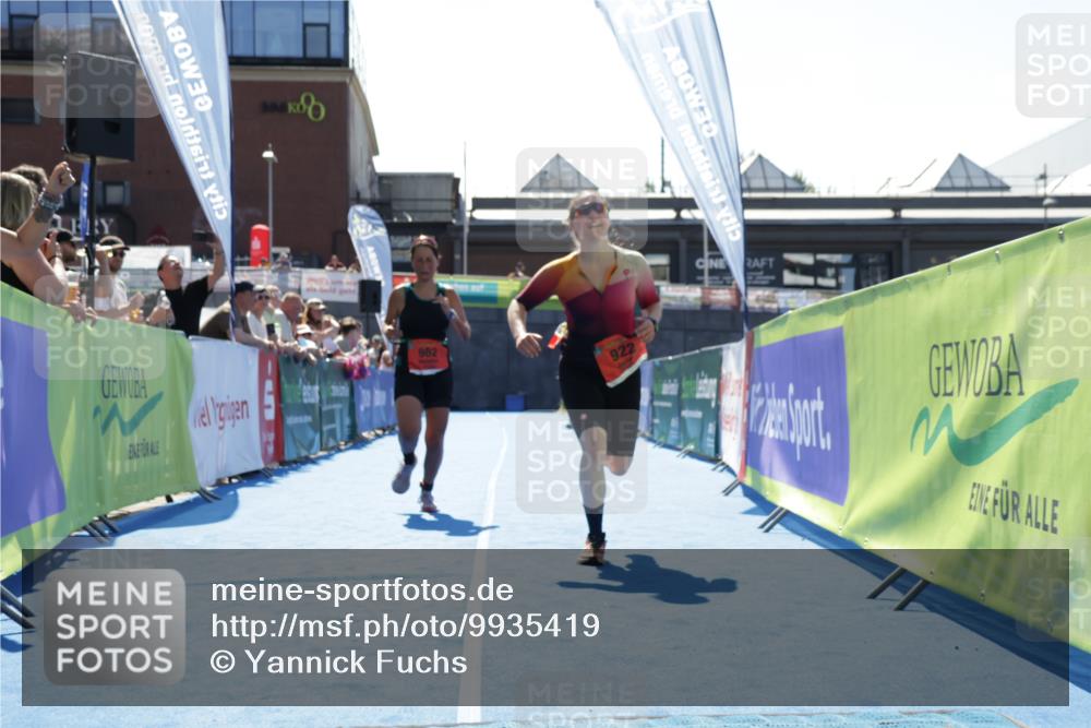 09.08.2026 - GEWOBA Citytriathlon Bremen Yannick Fuchs http://msf.ph/oto/9935419 09.08.2026 14:50:44 Ziel 899, 922, 962, 964 meine-sportfotos.de